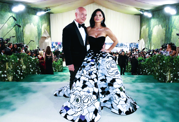 Jeff Bezos and Lauren Sanchez smiling together during Venice wedding