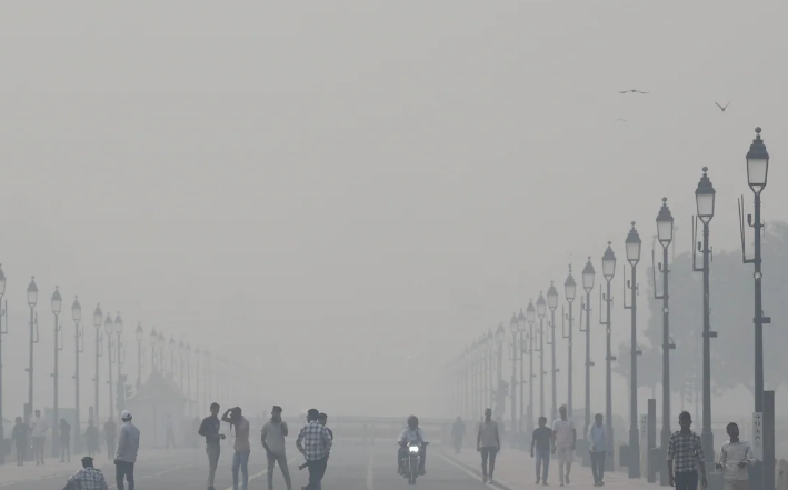 Polluted Delhi skyline before rain